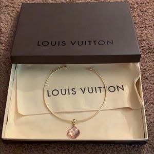Louis Necklace Fashion Jewelry-only wore once
